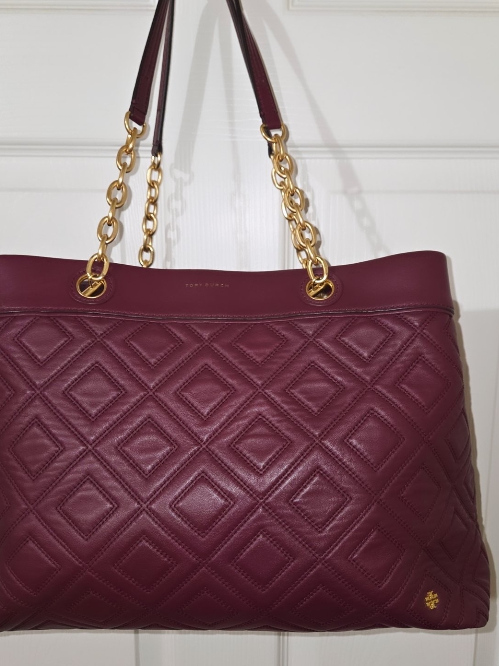 Tory Burch Quilted Leather Shoulder Tote in Burgundy